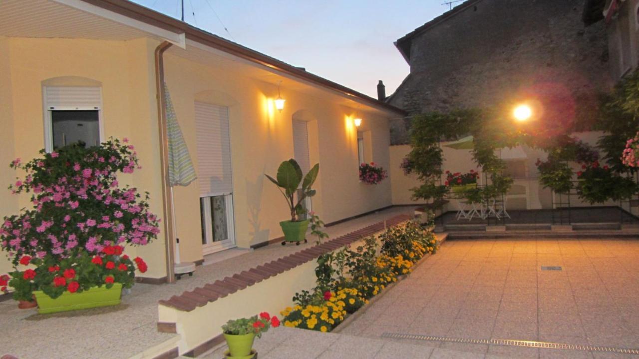 Bed and Breakfast Les Glycines Choloy Exterior foto