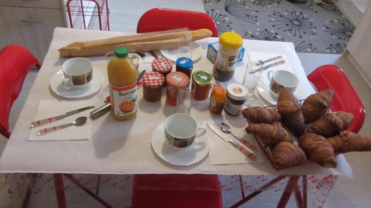 Bed and Breakfast Les Glycines Choloy Exterior foto